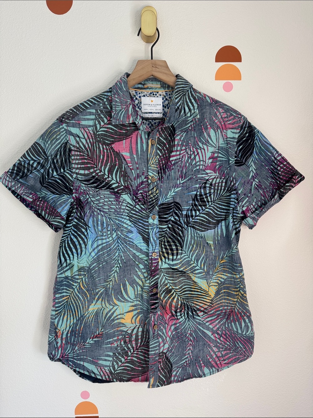 Denim & Flower Tropical Leaf Button-Down Shirt in Teal, Pink & Yellow N0320